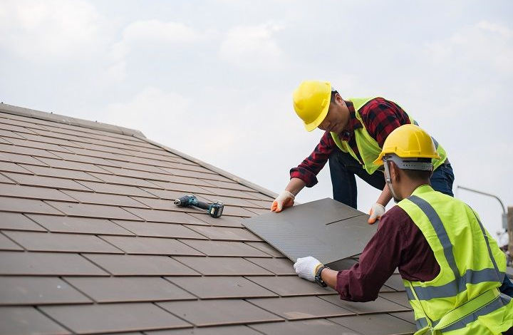 What to Look for When Hiring a Roofing Contractor for Your Home